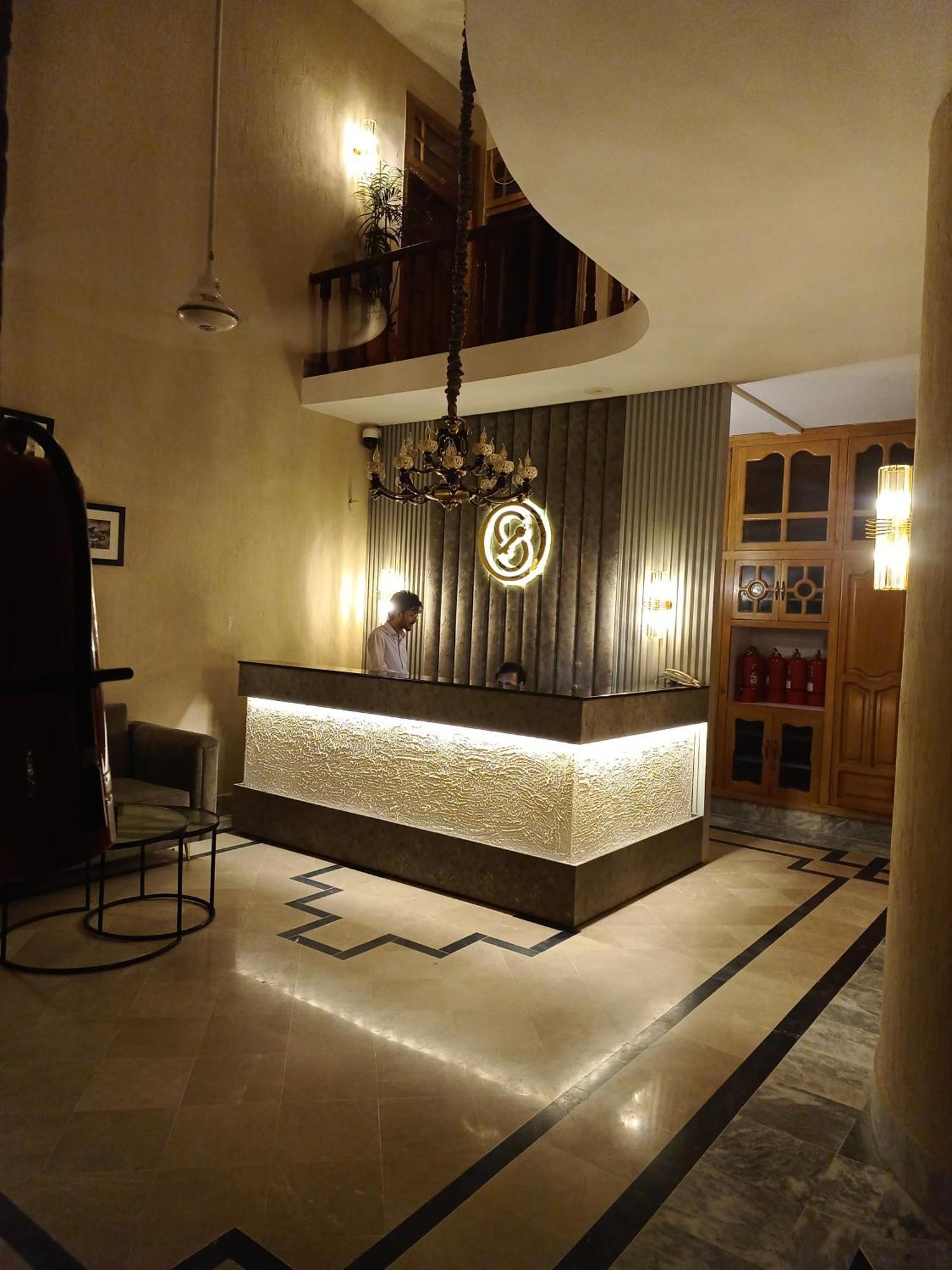 Hotel Vip Express Peschawar Exterior foto