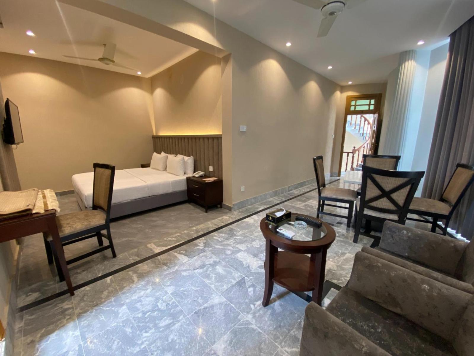 Hotel Vip Express Peschawar Exterior foto